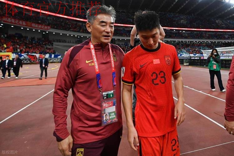 傅博带领国足进行首训 即将兵发韩国东亚杯赛